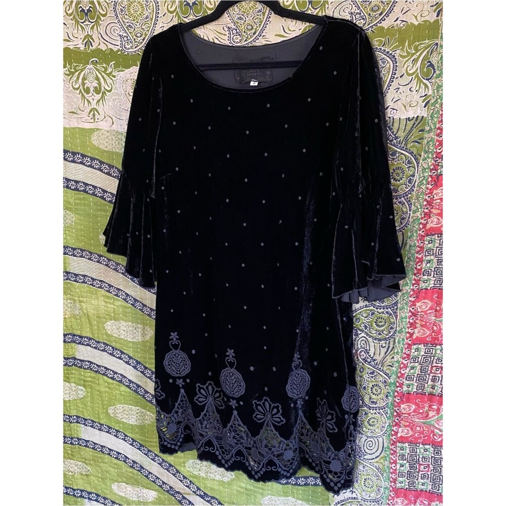 Johnny Was Love Black Roxanne Bohemian Velvet Whimsigoth Mini Dress Medium - Picture 6 of 14